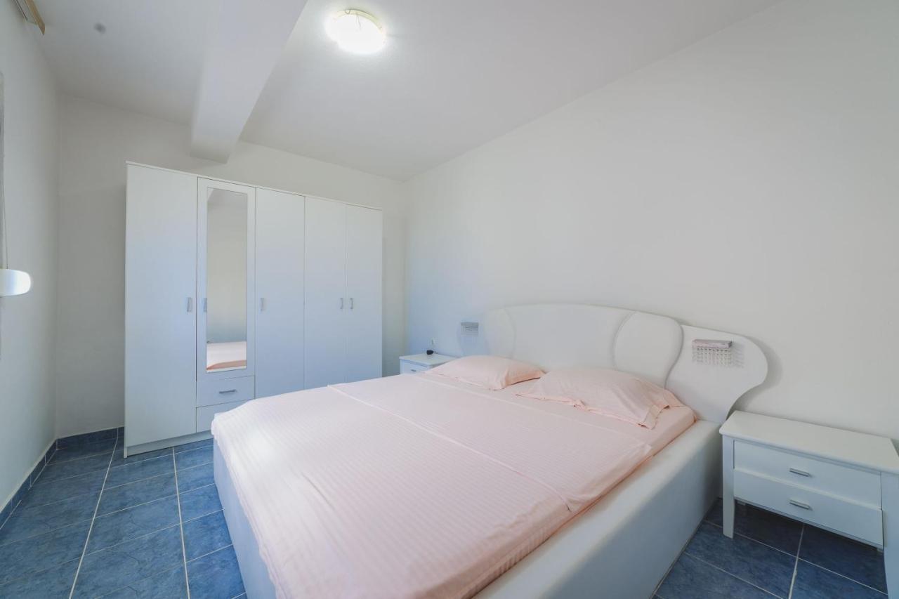 Apartments Boki Ulcinj Exterior photo